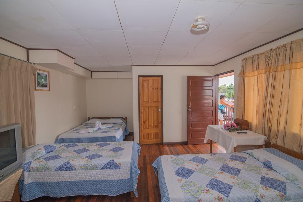 Hotel Sierpe River Екстер'єр фото