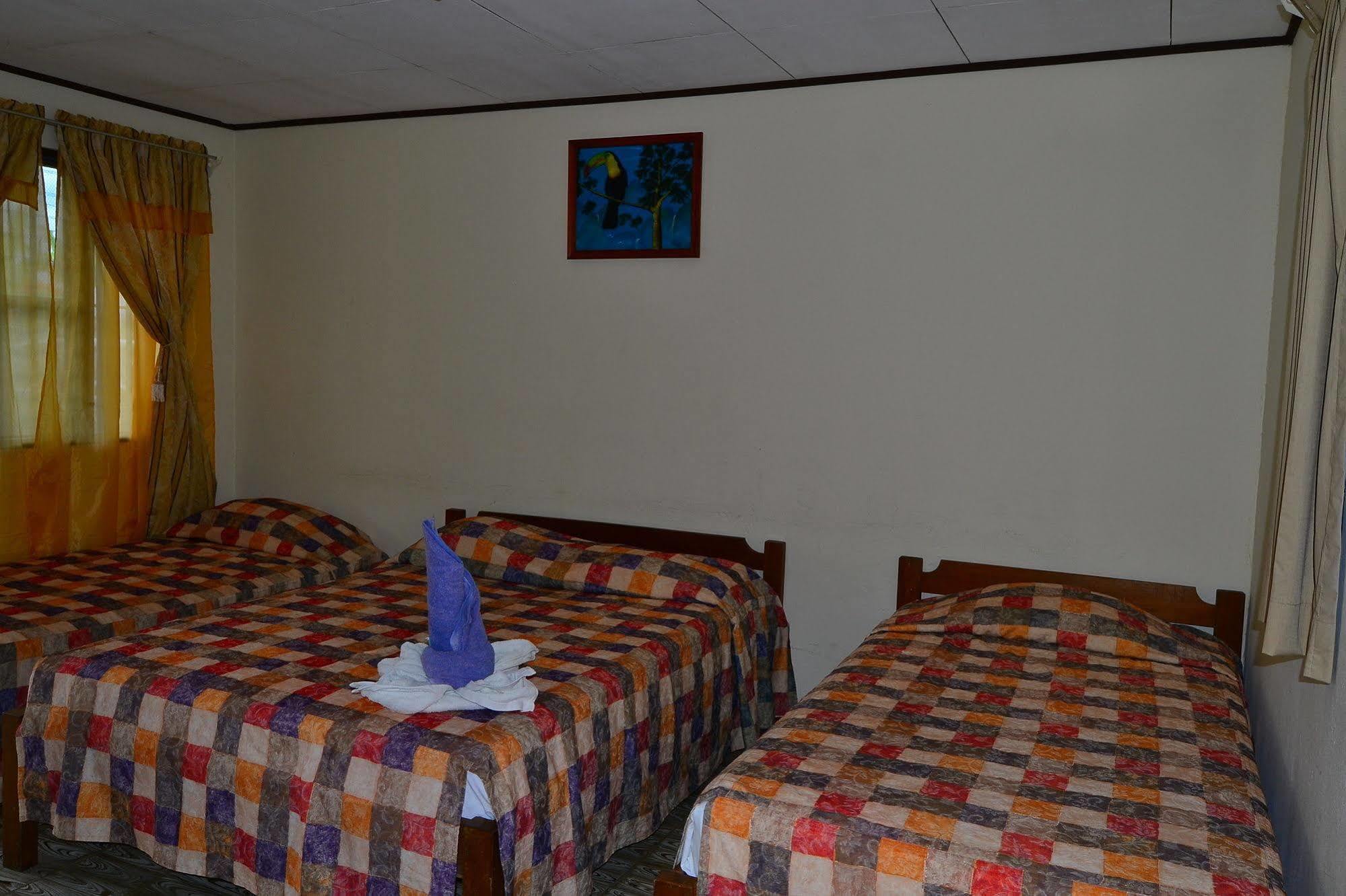 Hotel Sierpe River Екстер'єр фото